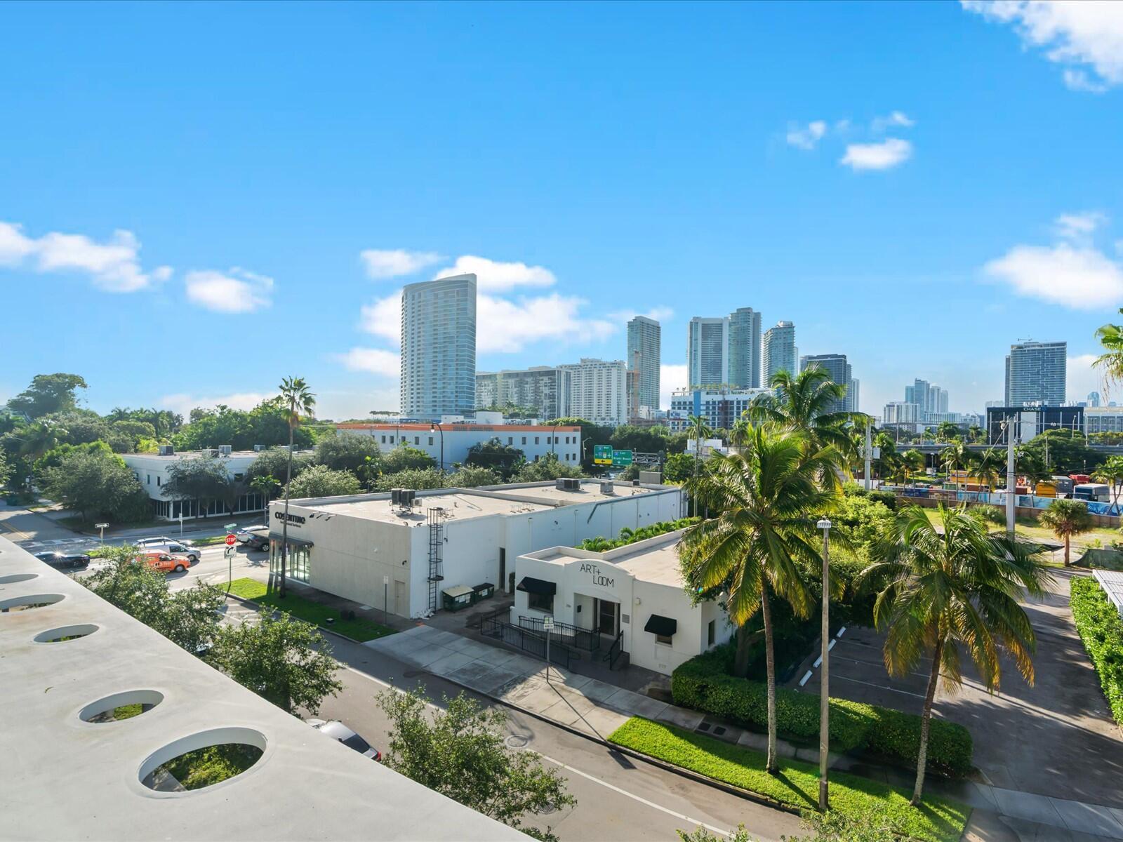 QUADRO CONDO - Residential