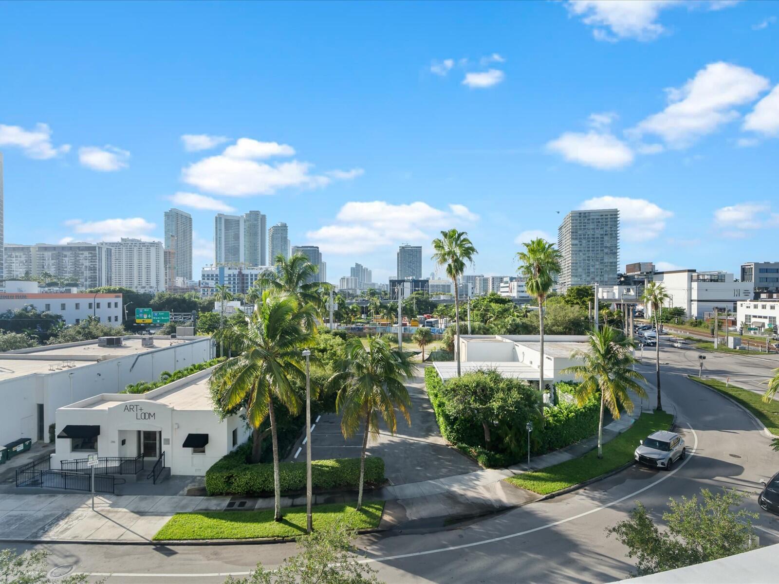 QUADRO CONDO - Residential