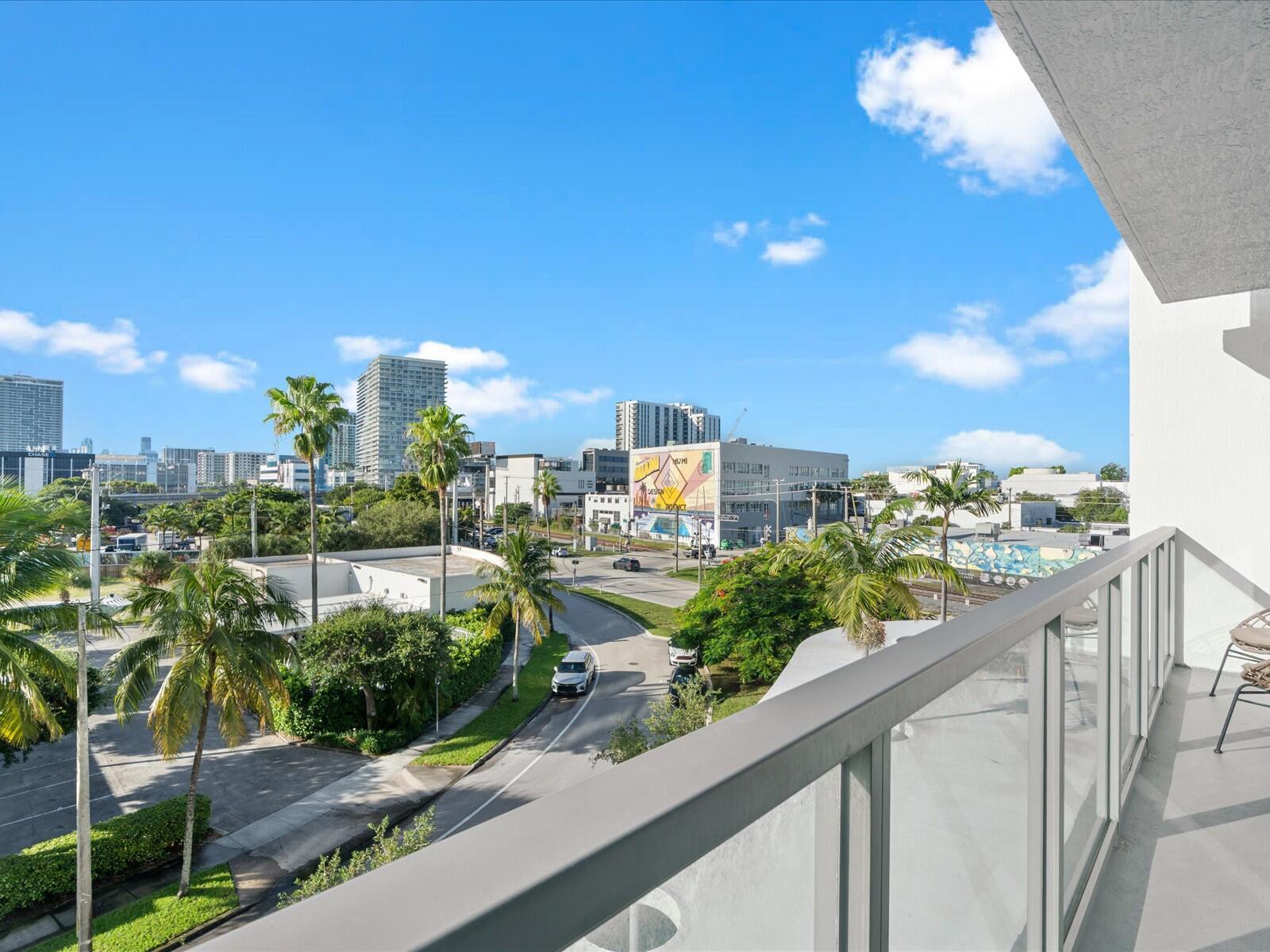 QUADRO CONDO - Residential