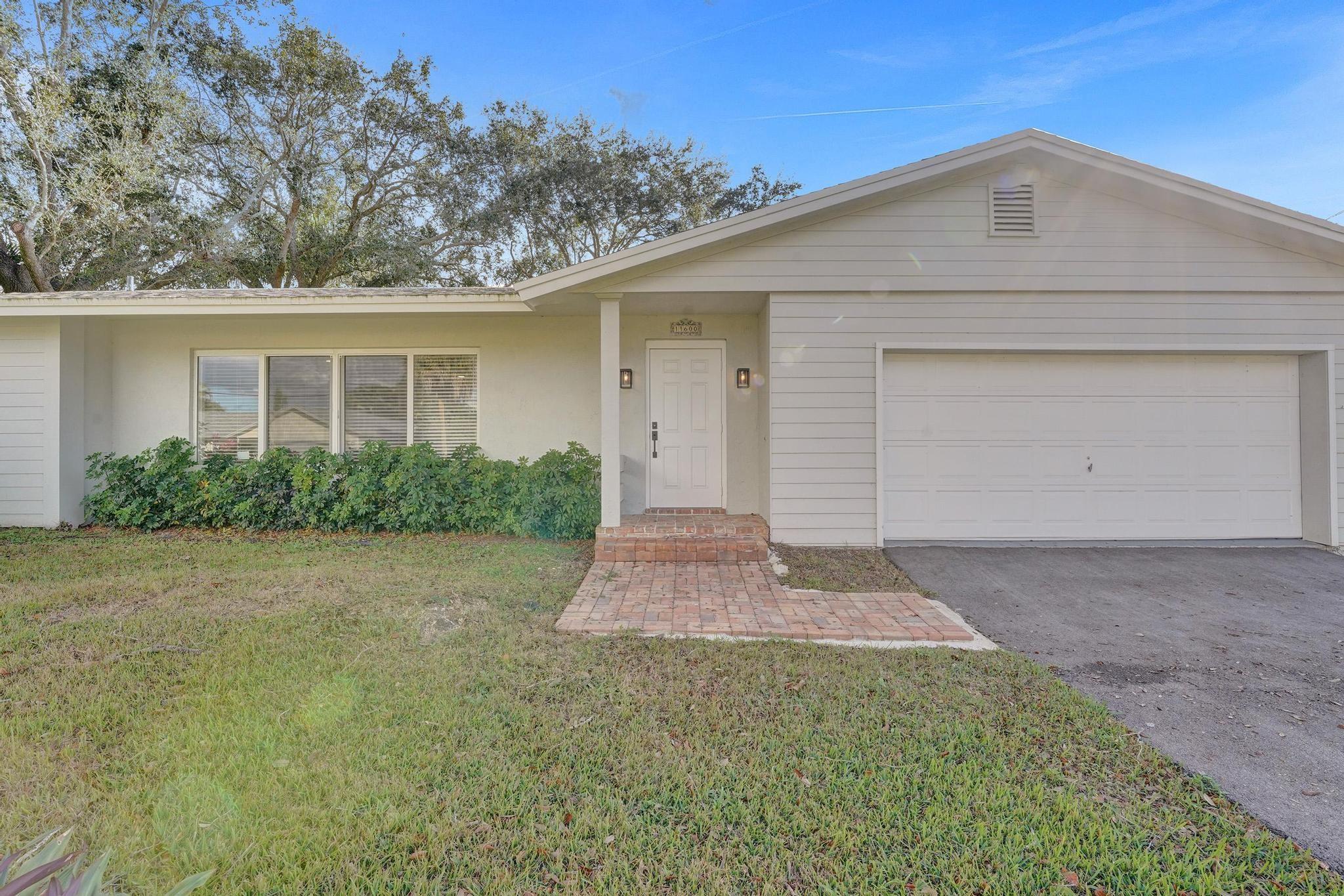 11600 NW 26th St