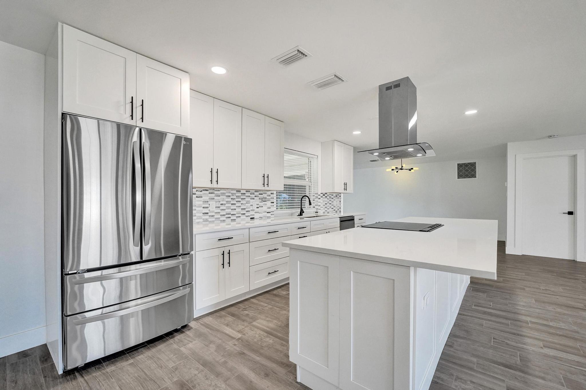 11600 NW 26th St