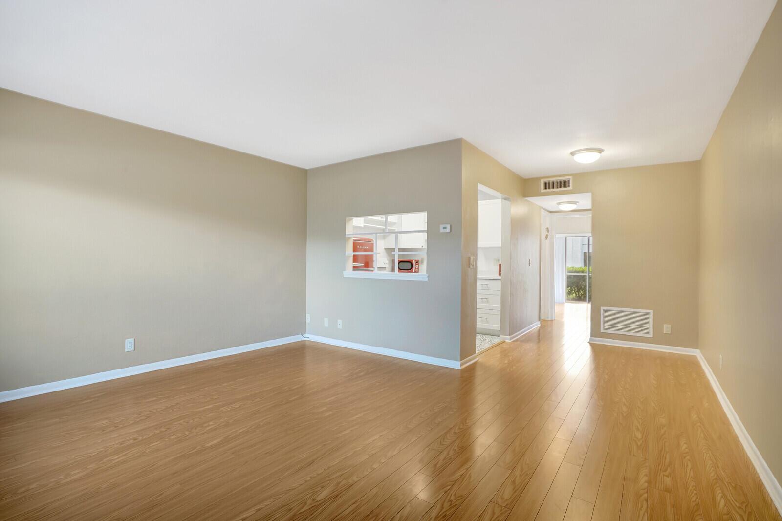 MURRY HILLS APT BLDG CONDO - Residential