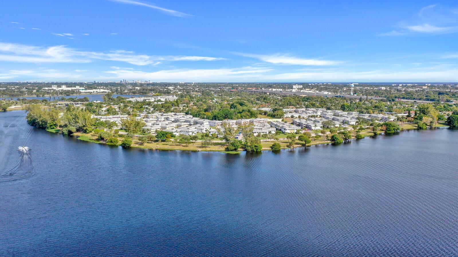 MURRY HILLS APT BLDG CONDO - Residential