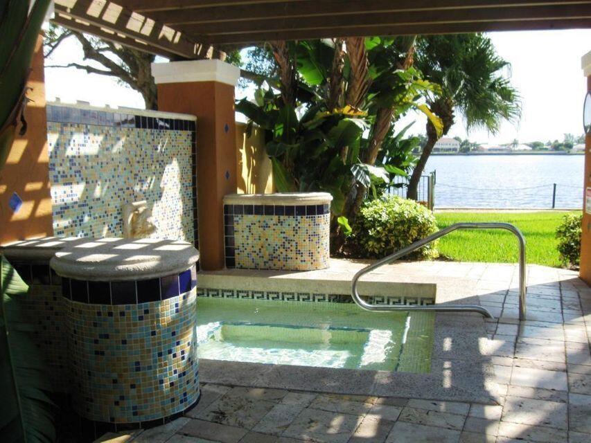 YACHT CLUB - Residential