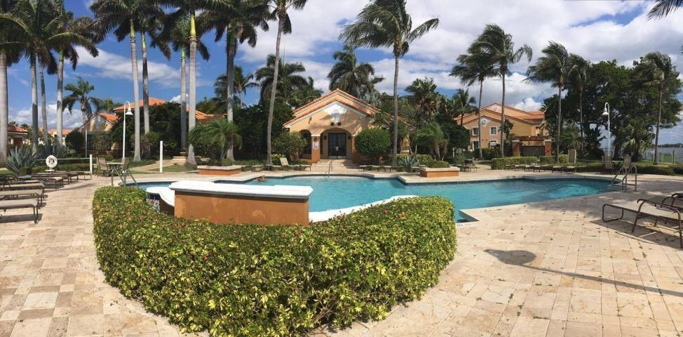 YACHT CLUB - Residential