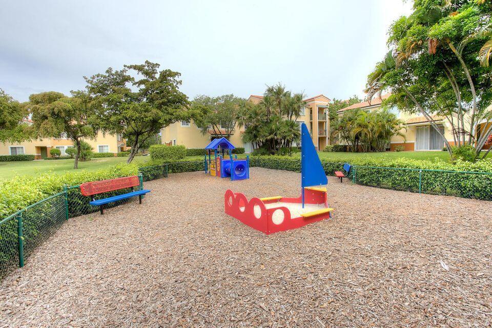 YACHT CLUB - Residential