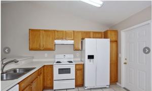 PORT ST LUCIE SECTION 08 - Residential Lease