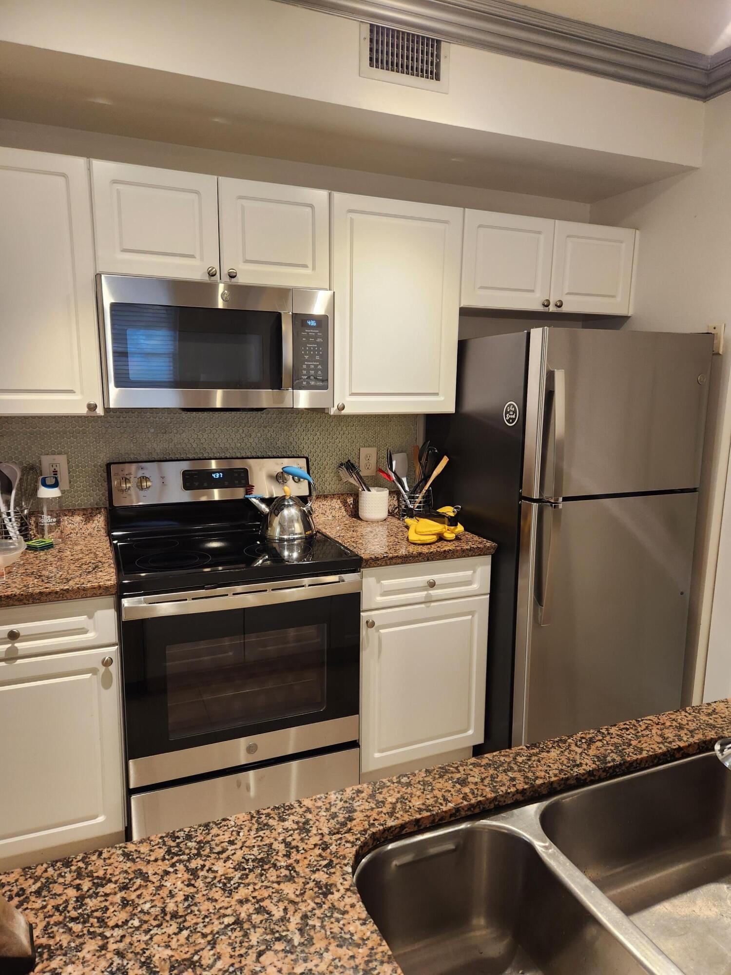 580 S Sapodilla Avenue 106