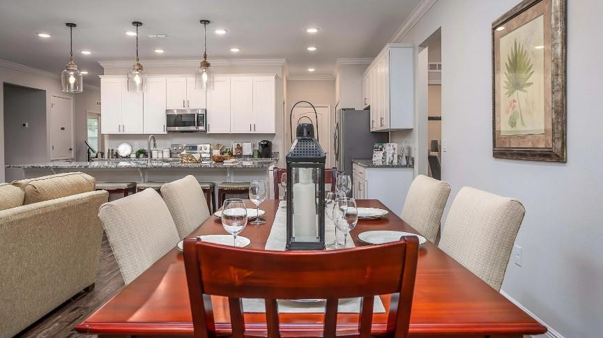 VERO LAKE ESTATES UNIT R - Residential