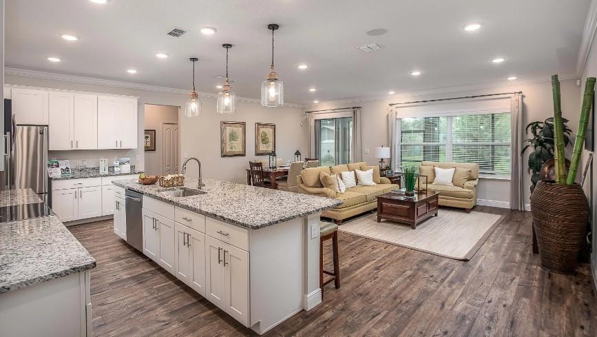 VERO LAKE ESTATES UNIT R - Residential