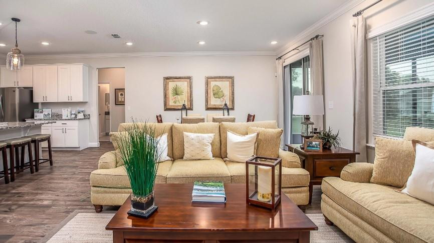 VERO LAKE ESTATES UNIT R - Residential