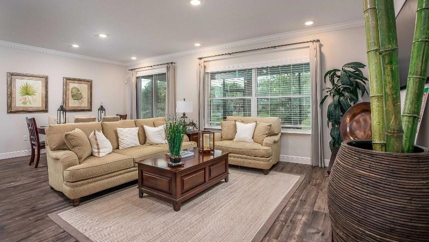 VERO LAKE ESTATES UNIT R - Residential