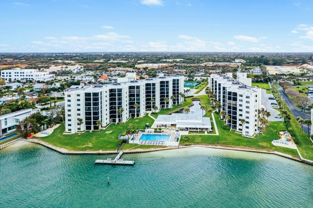 Photo of 19800 Sandpointe Bay Drive #208, Jupiter, FL 33469 (MLS # R11094616)