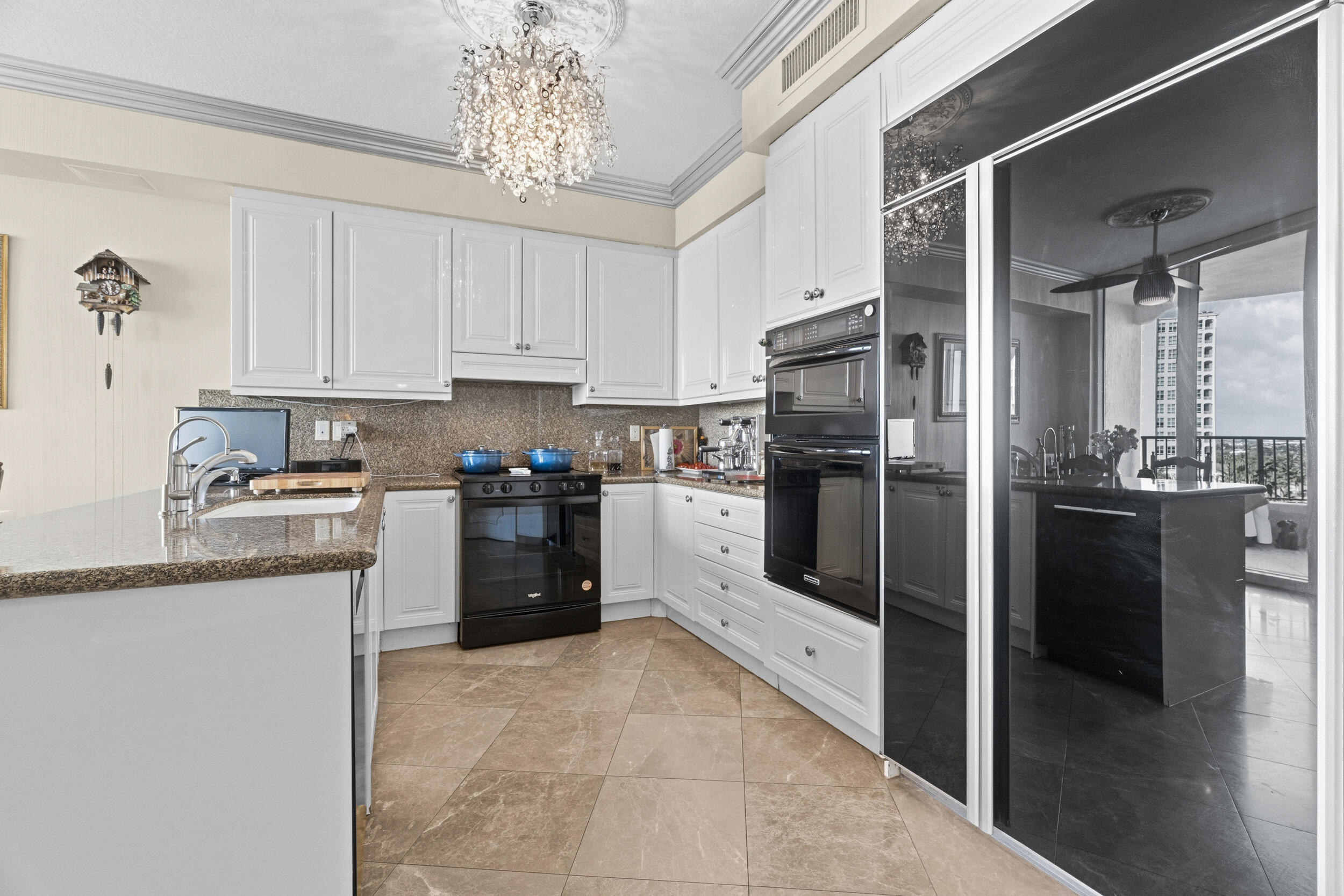 TOSCANA SOUTH TOWER III - Residential