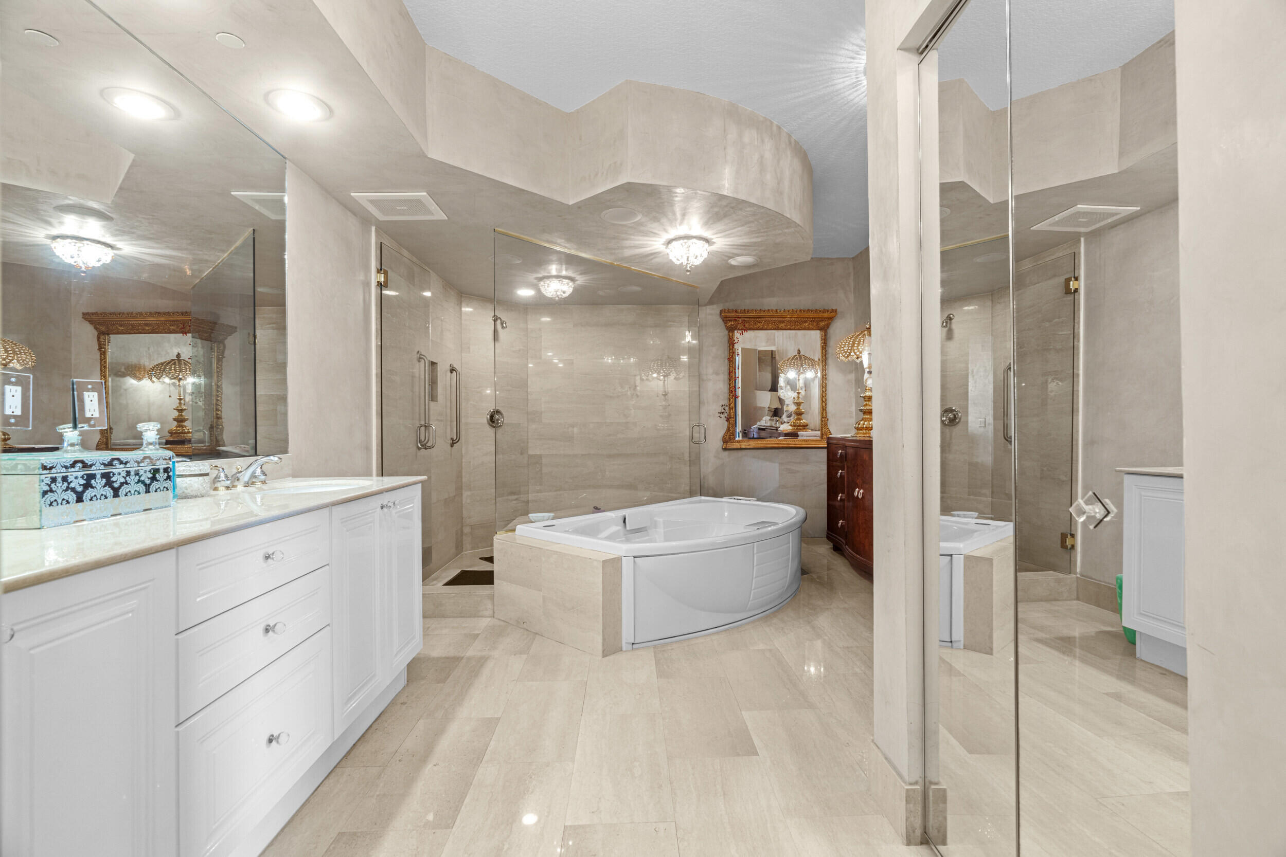 TOSCANA SOUTH TOWER III - Residential