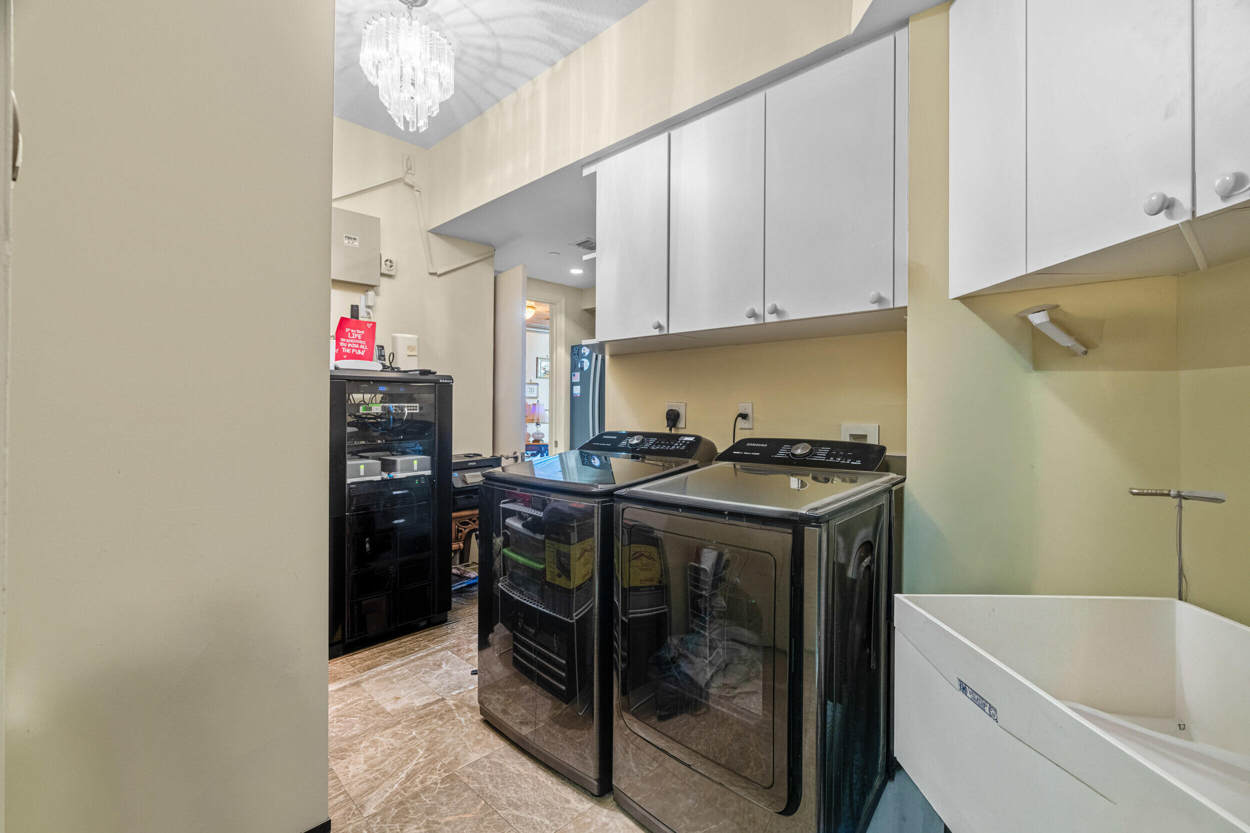 TOSCANA SOUTH TOWER III - Residential