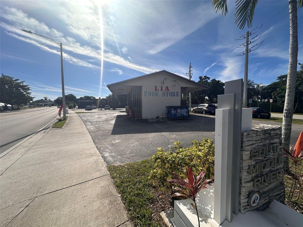 Photo of 1790 N Andrews Square, Fort Lauderdale, FL 33311 (MLS # F10548079)