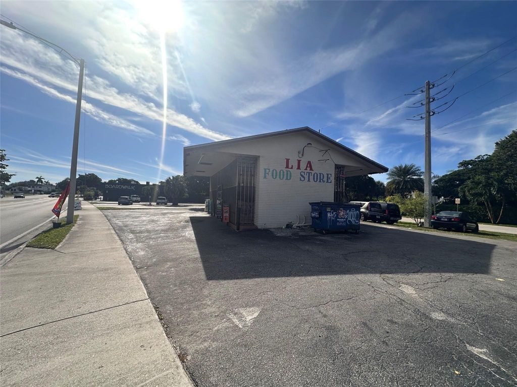 Photo of 1790 N Andrews Square, Fort Lauderdale, FL 33311 (MLS # F10548079)