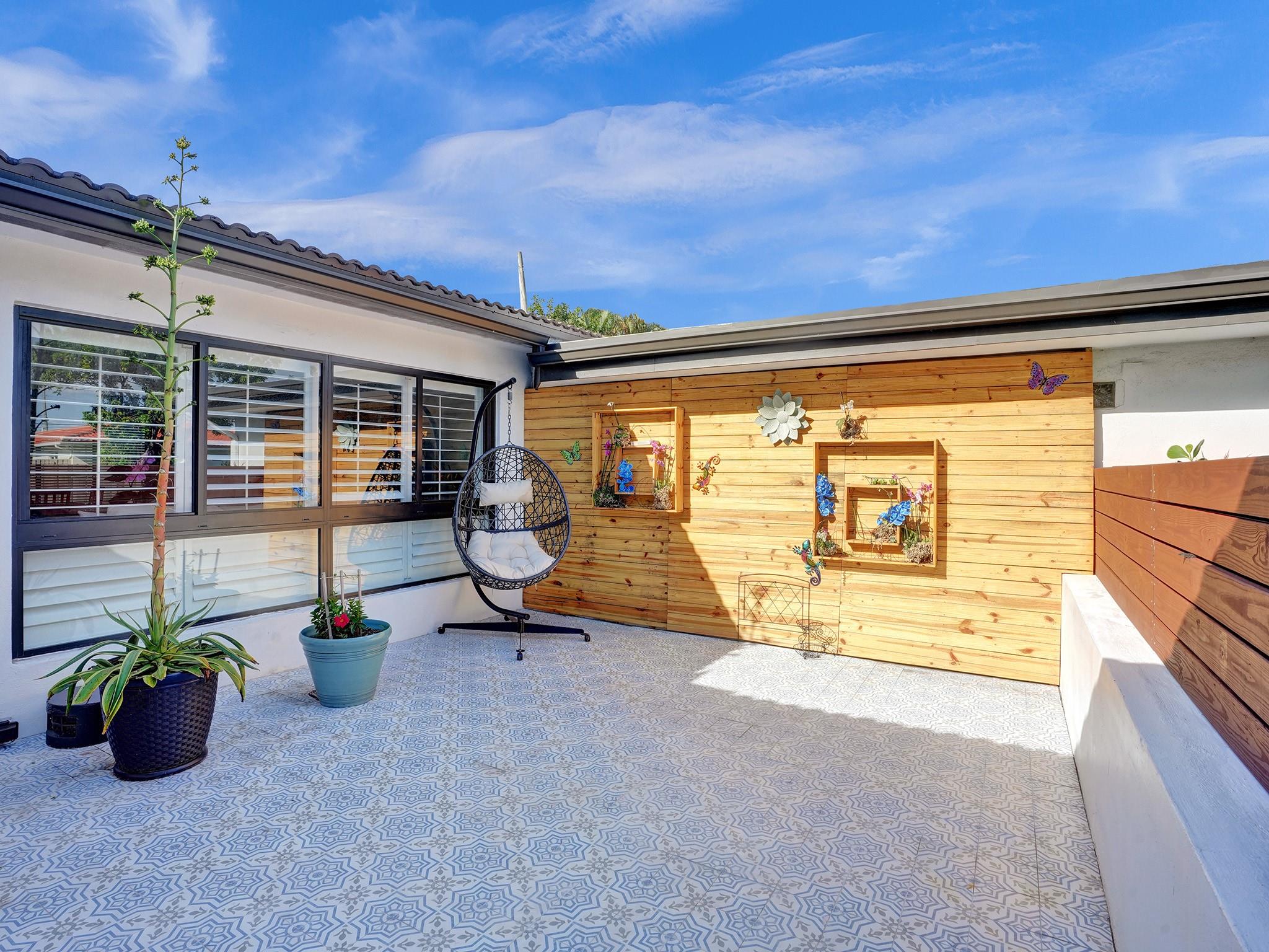 Floranada Ridge Sec A 30- - Residential Lease