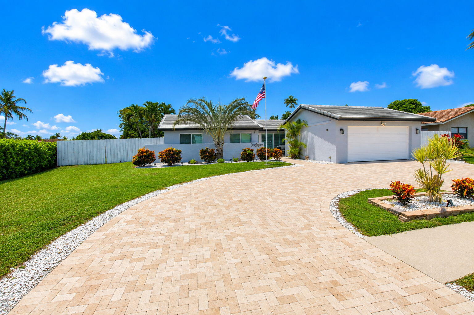 6521 Woodbury Road