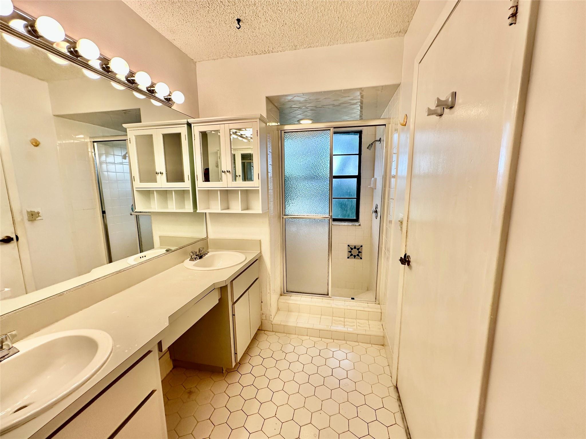 Lakes of Sherbrooke Ph 04 - Residential