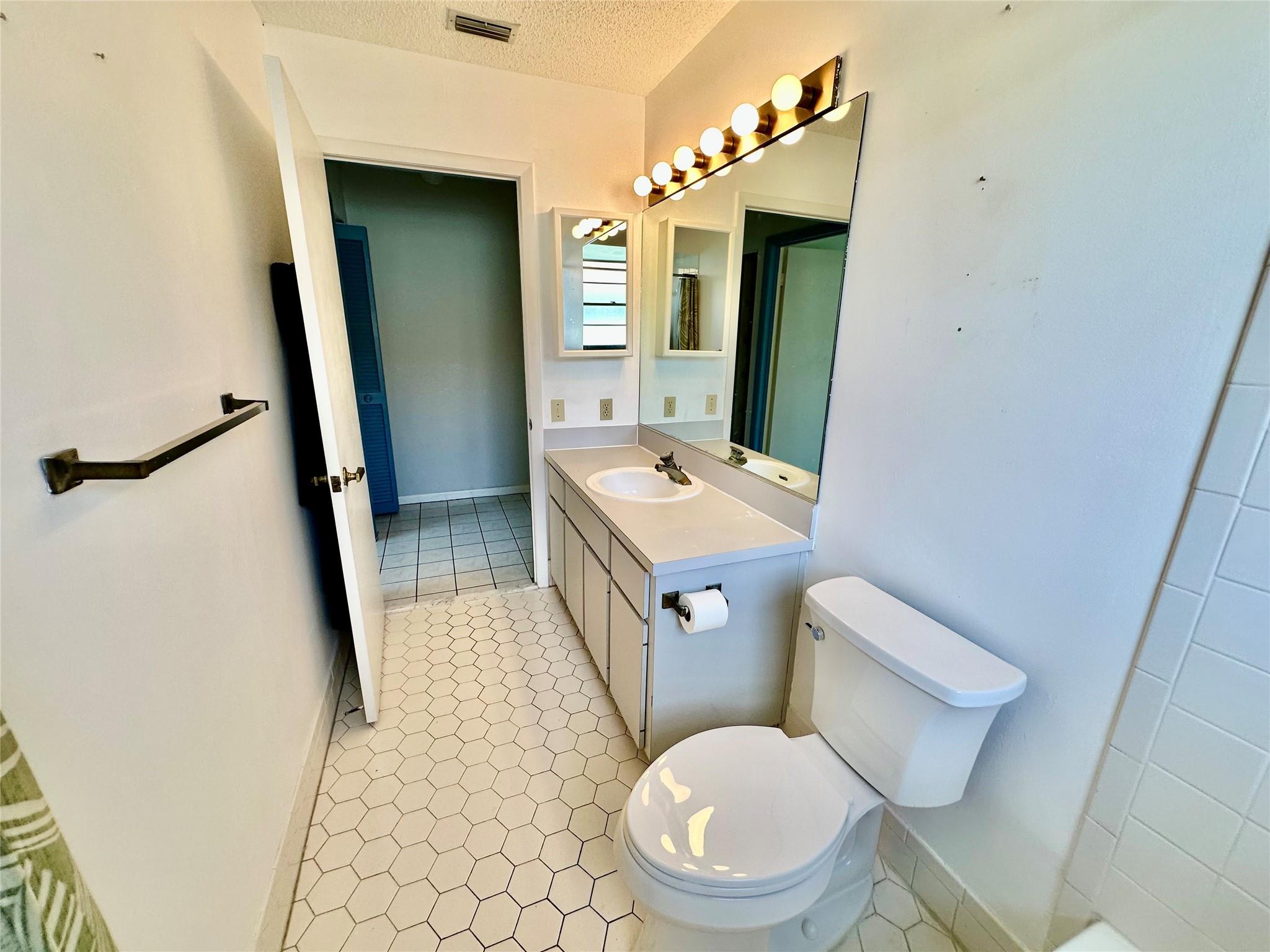 Lakes of Sherbrooke Ph 04 - Residential