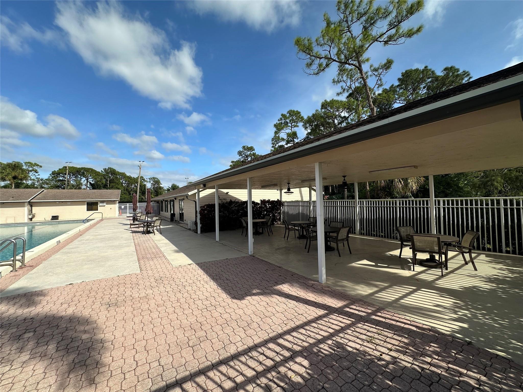 Lakes of Sherbrooke Ph 04 - Residential