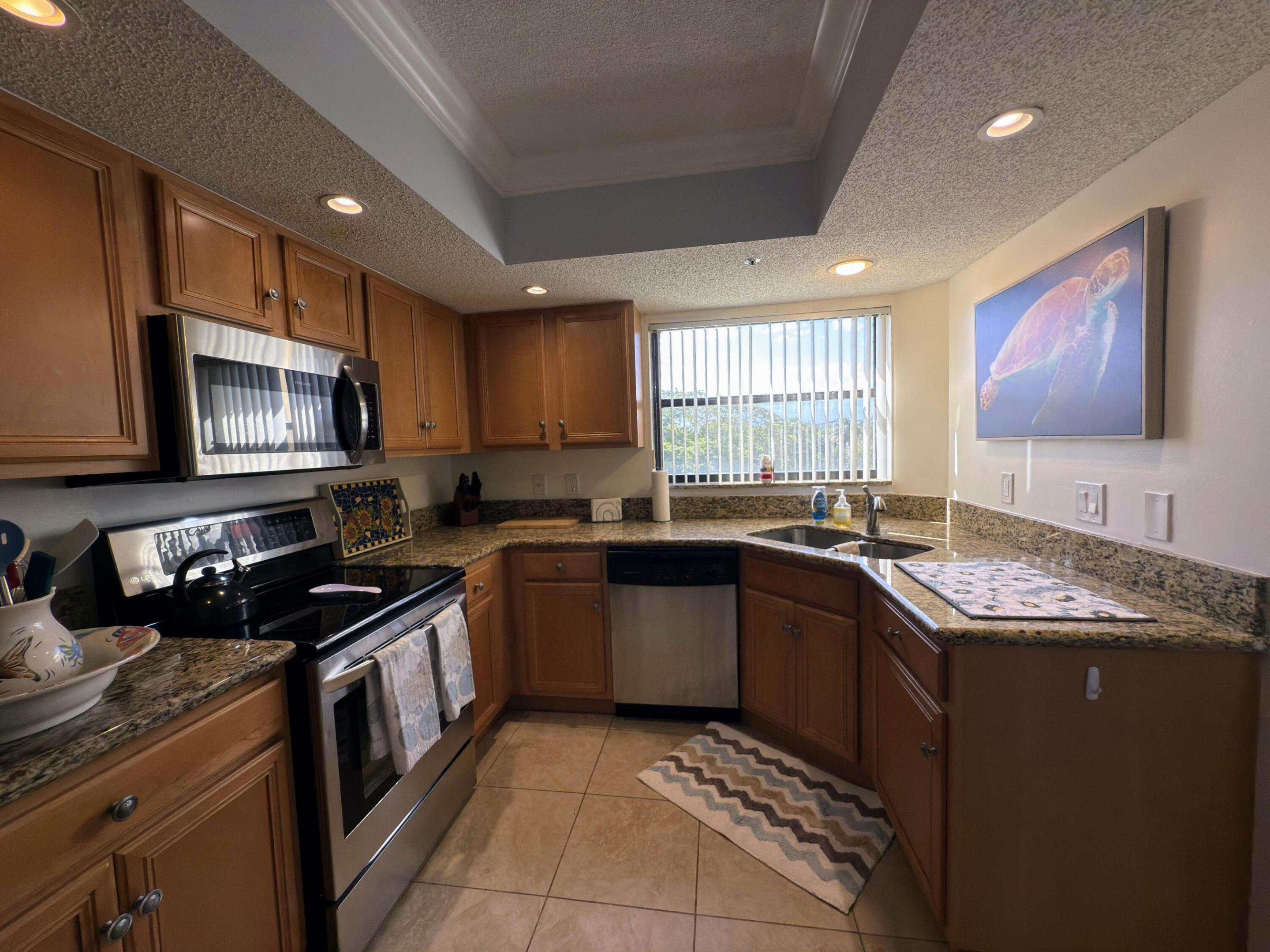 UNO LAGO 7 CONDO - Residential Lease