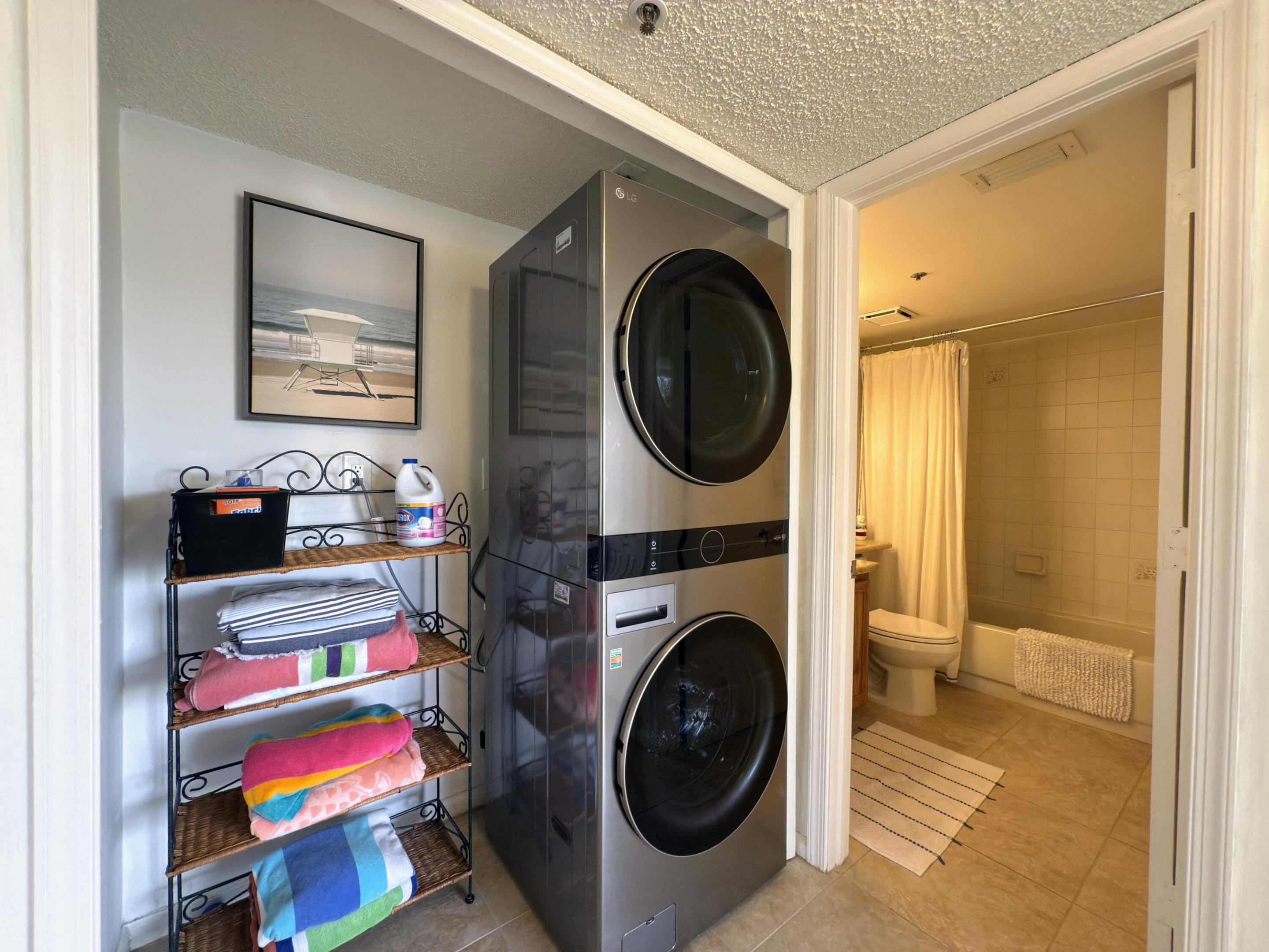 UNO LAGO 7 CONDO - Residential Lease