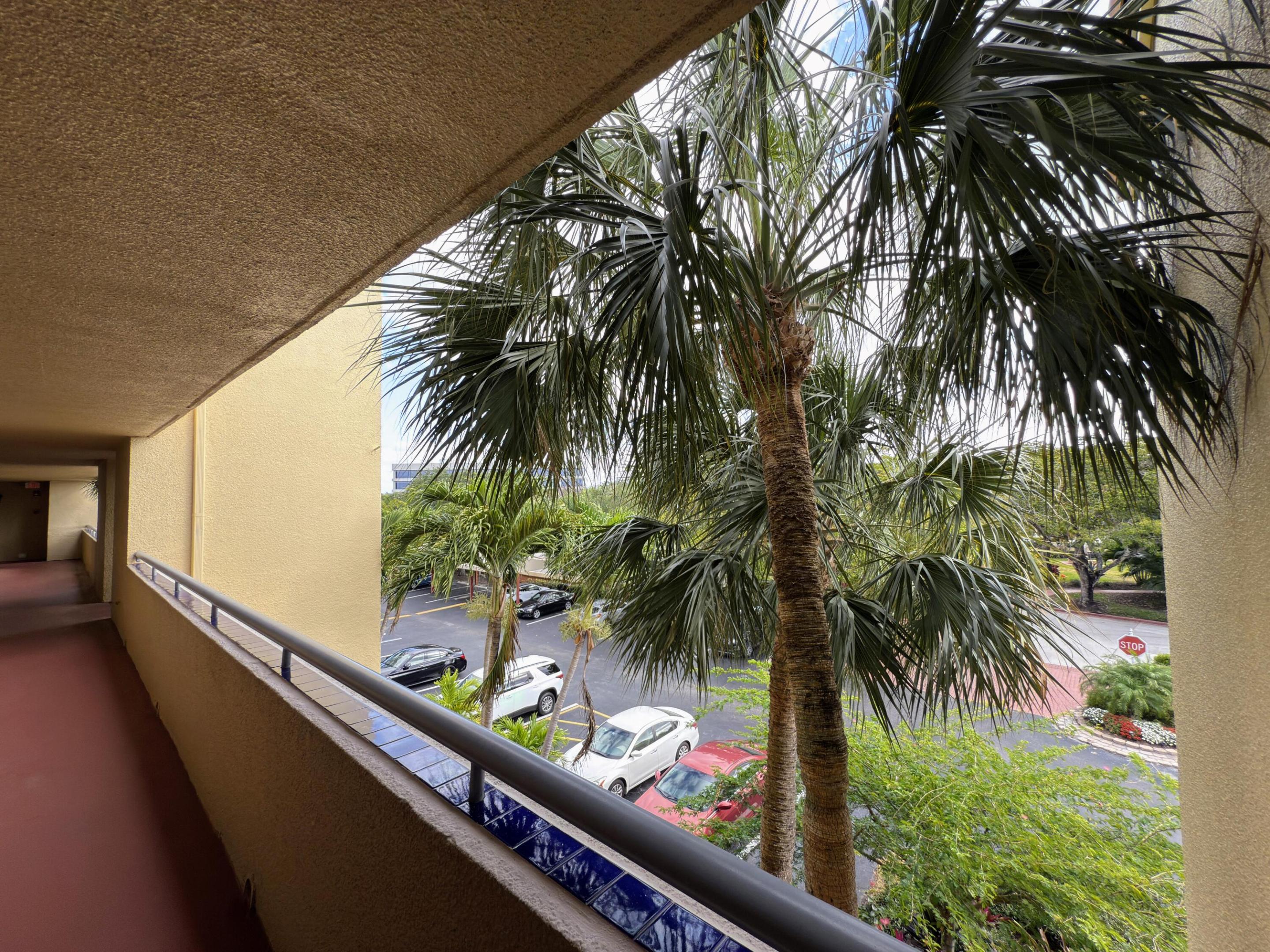 UNO LAGO 7 CONDO - Residential Lease