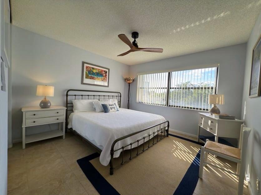 UNO LAGO 7 CONDO - Residential Lease