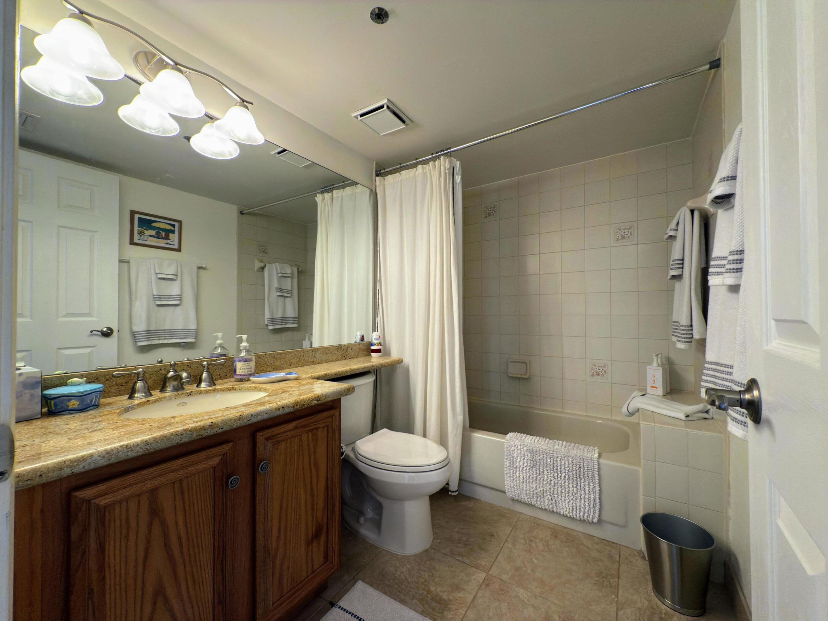 UNO LAGO 7 CONDO - Residential Lease