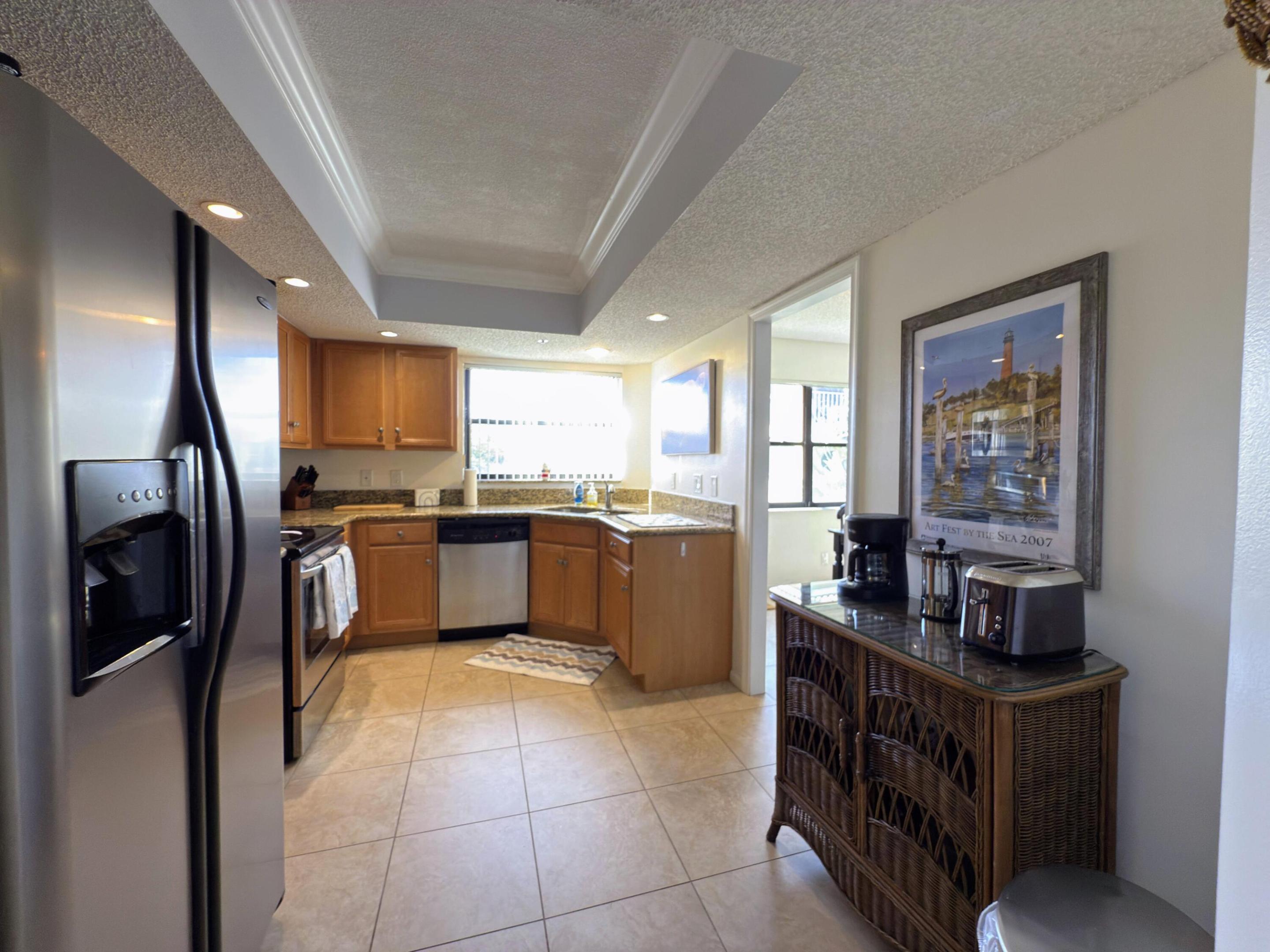 UNO LAGO 7 CONDO - Residential Lease