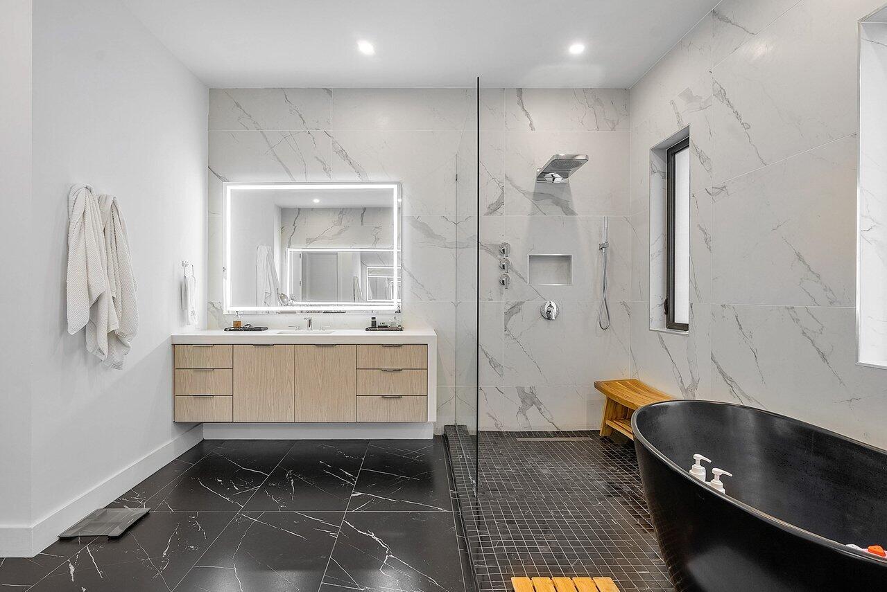 TROPIC ISLE 3RD SEC - Residential