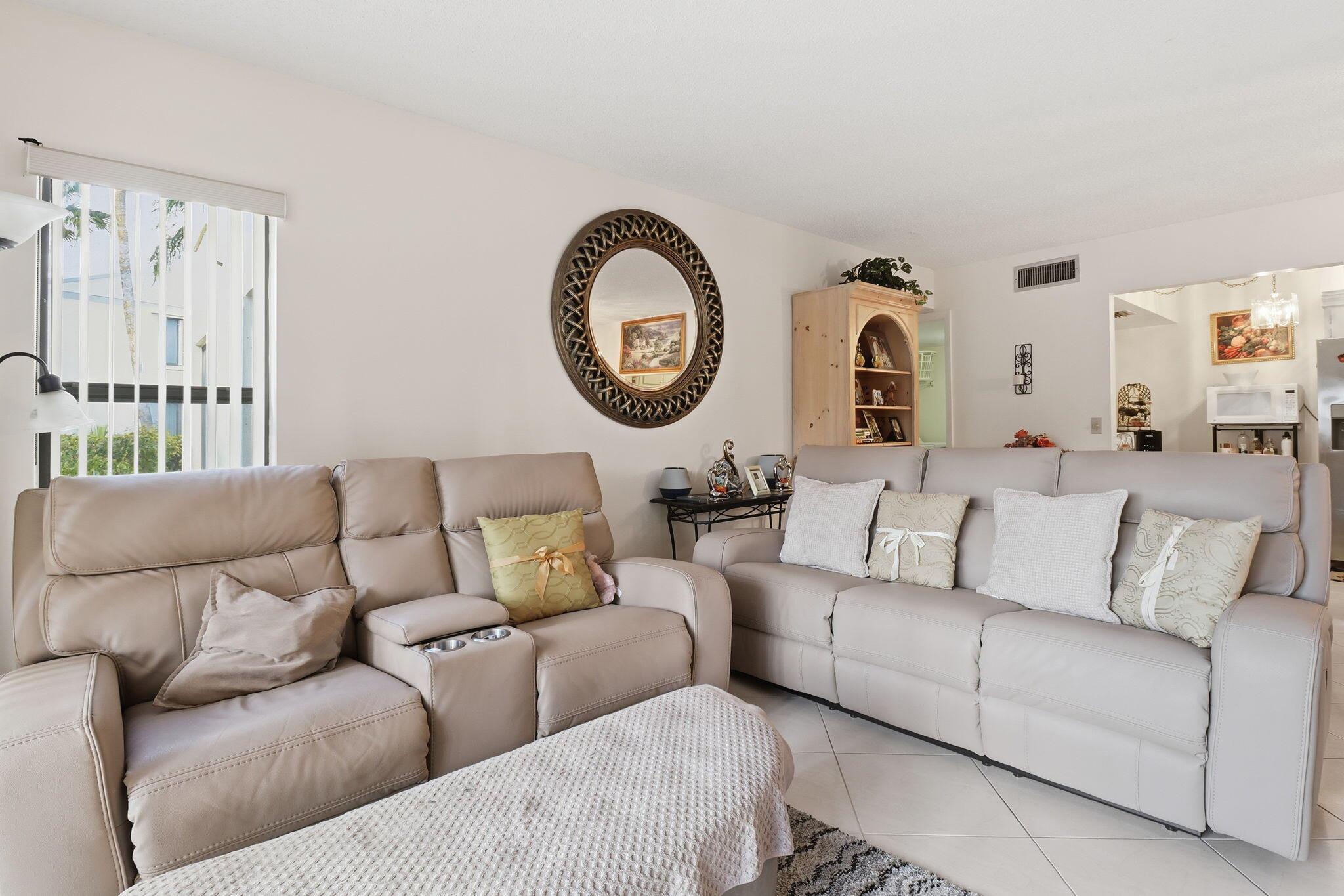 PALM CLUB VILLAGE II COND - Residential