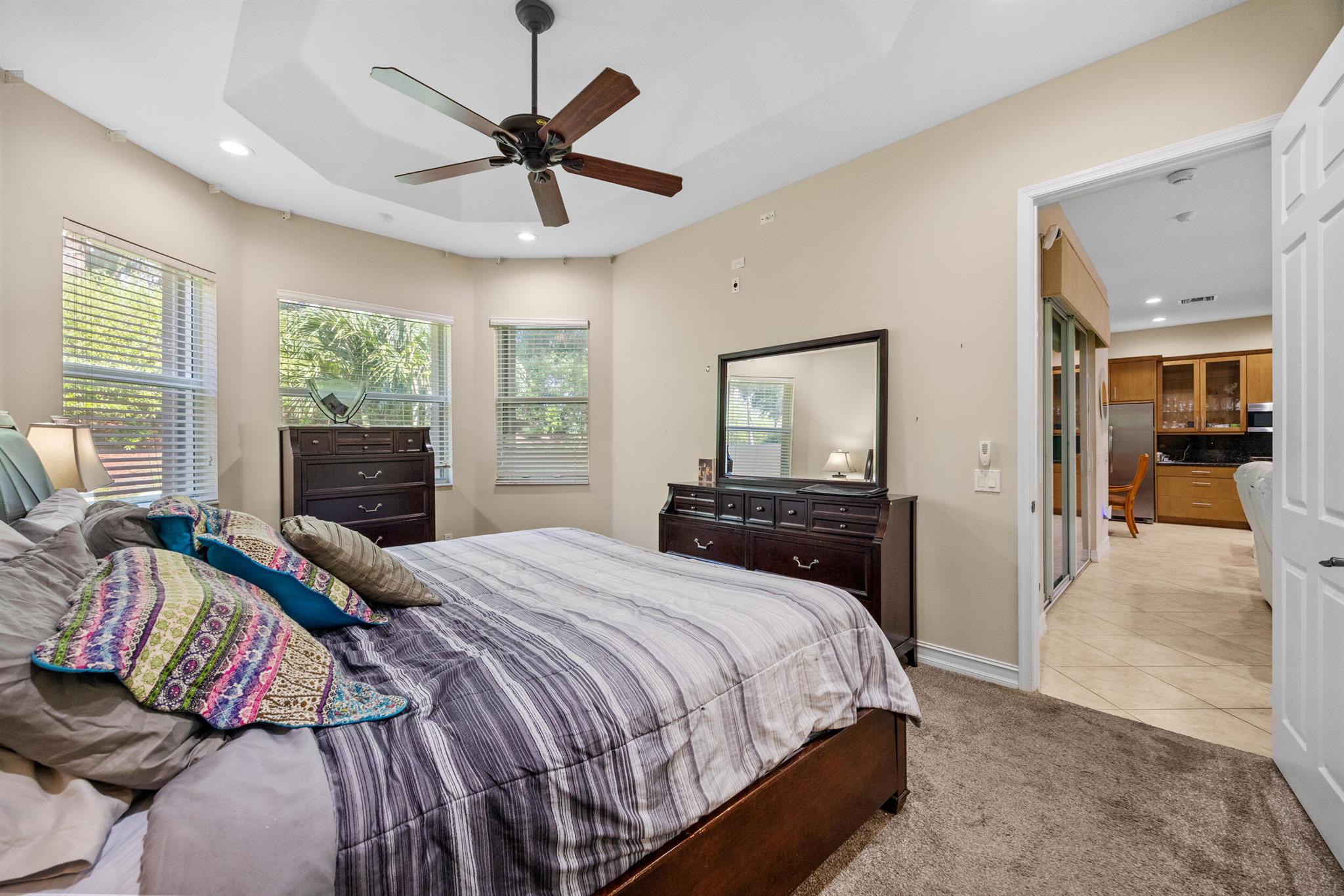 VALENCIA POINTE 1 - Residential