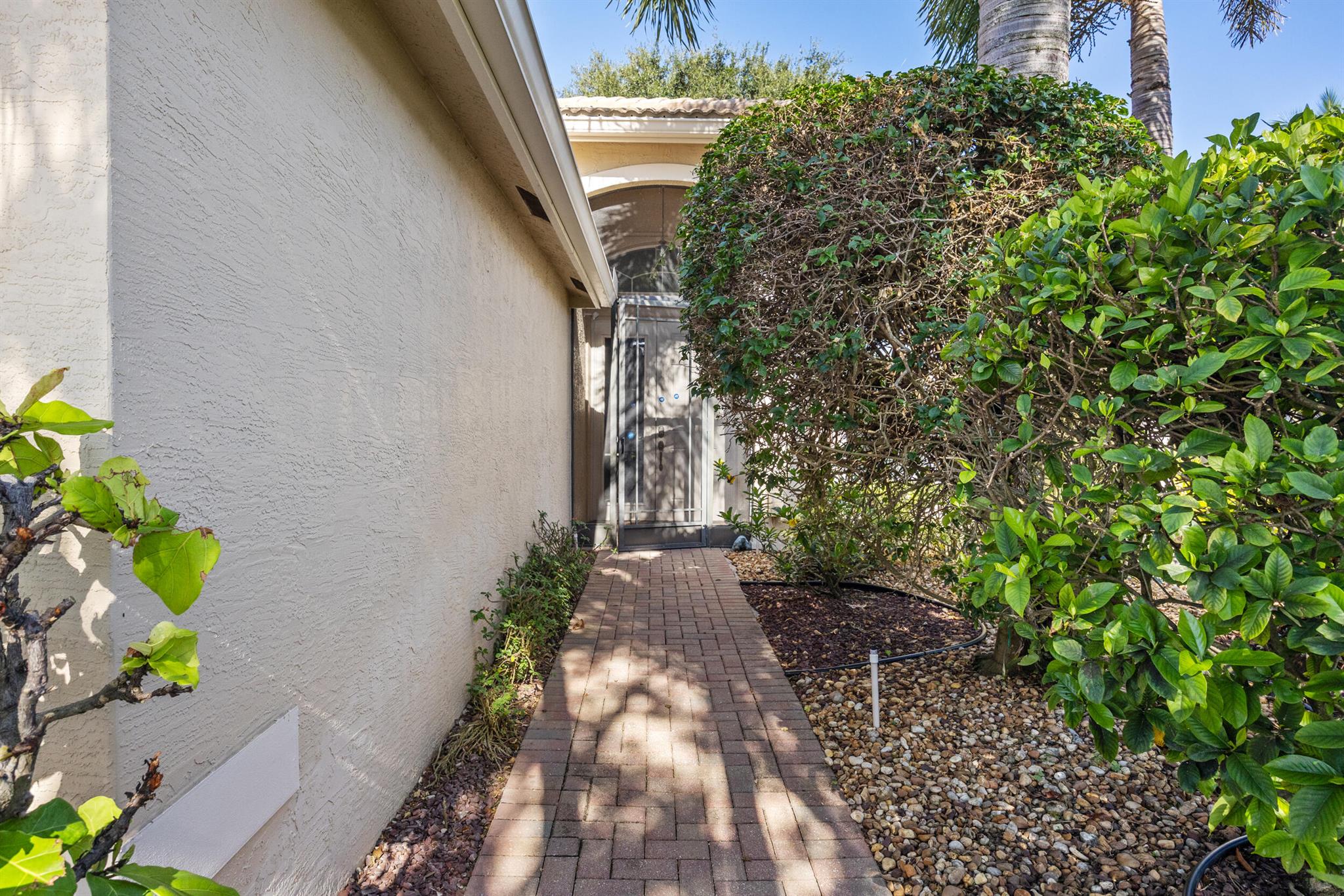 VALENCIA POINTE 1 - Residential