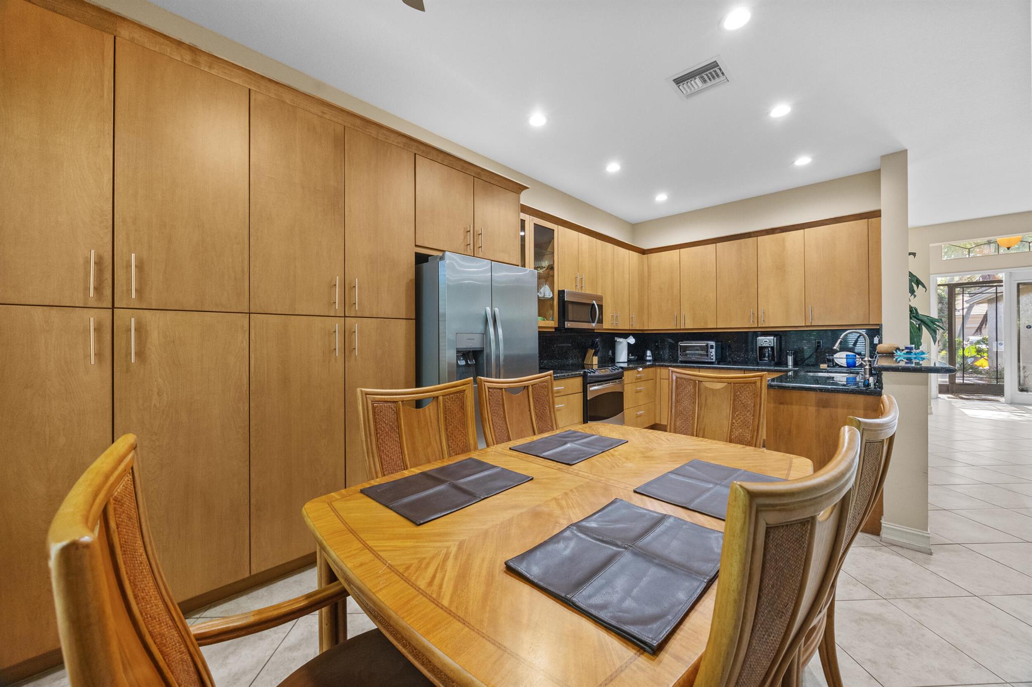 VALENCIA POINTE 1 - Residential