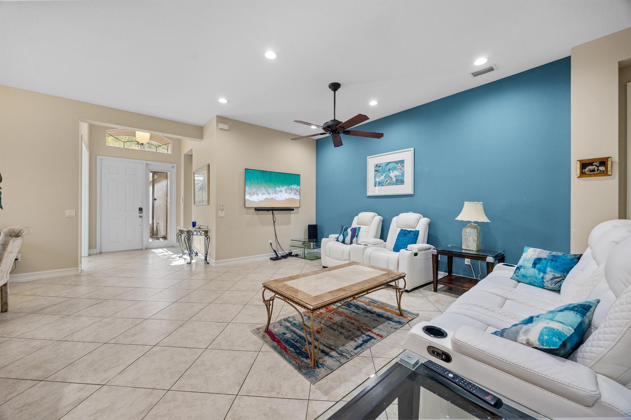 VALENCIA POINTE 1 - Residential