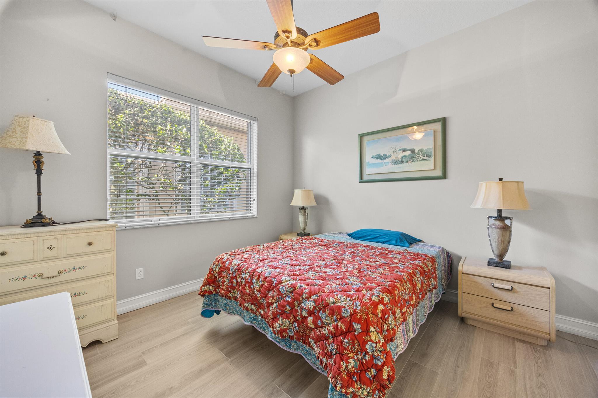 VALENCIA POINTE 1 - Residential