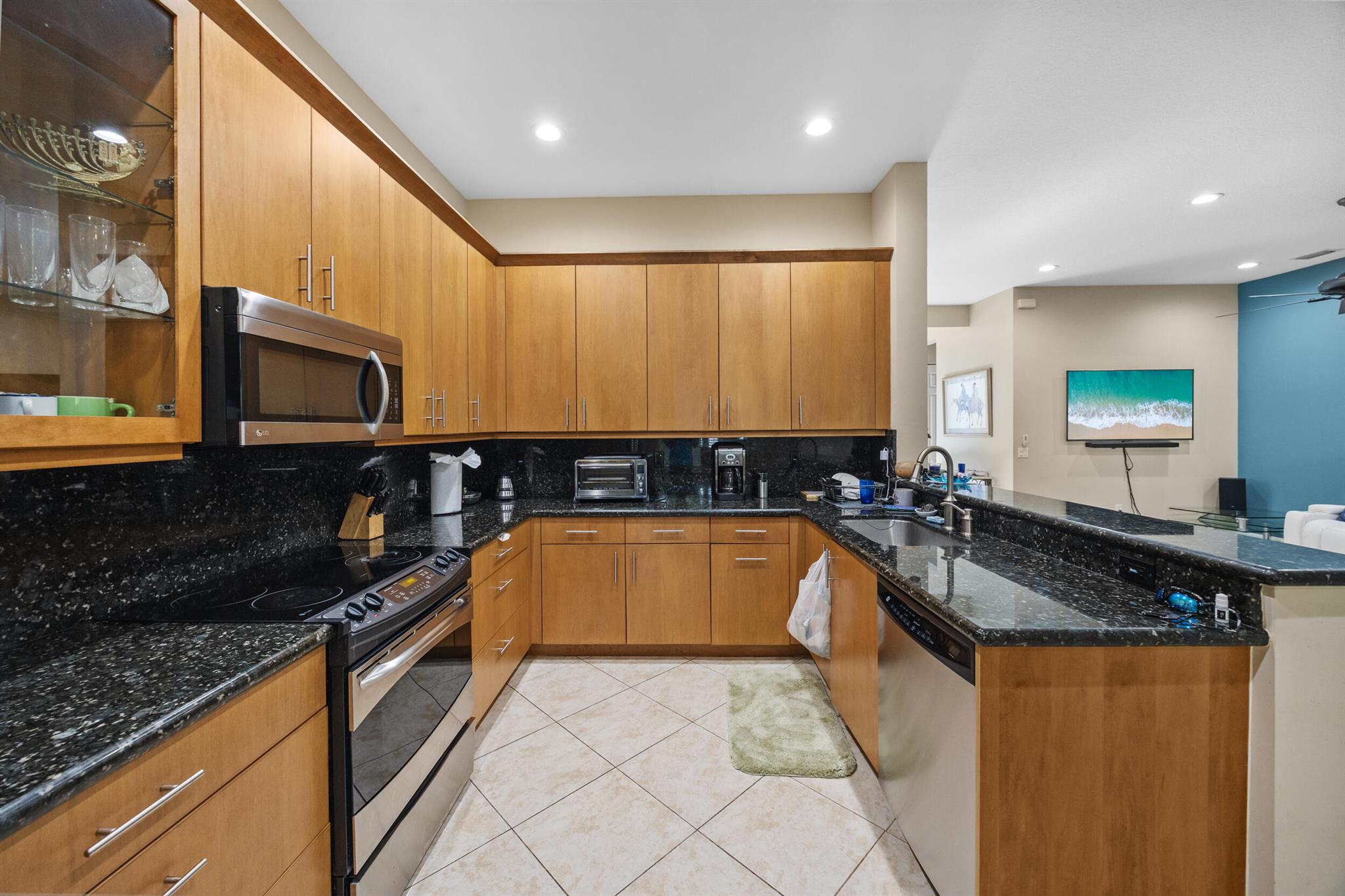 VALENCIA POINTE 1 - Residential