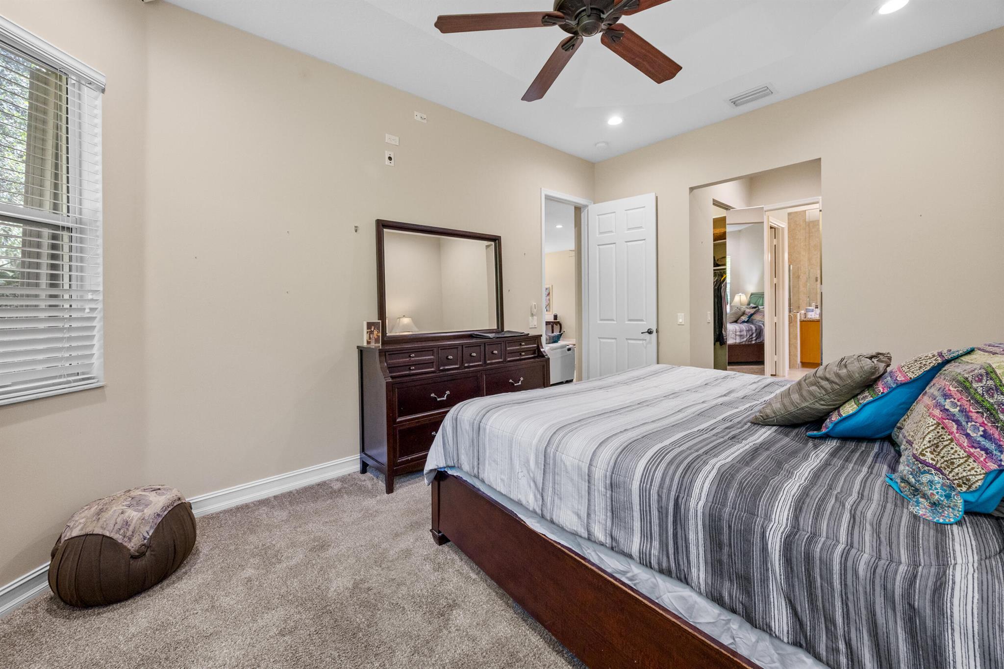 VALENCIA POINTE 1 - Residential