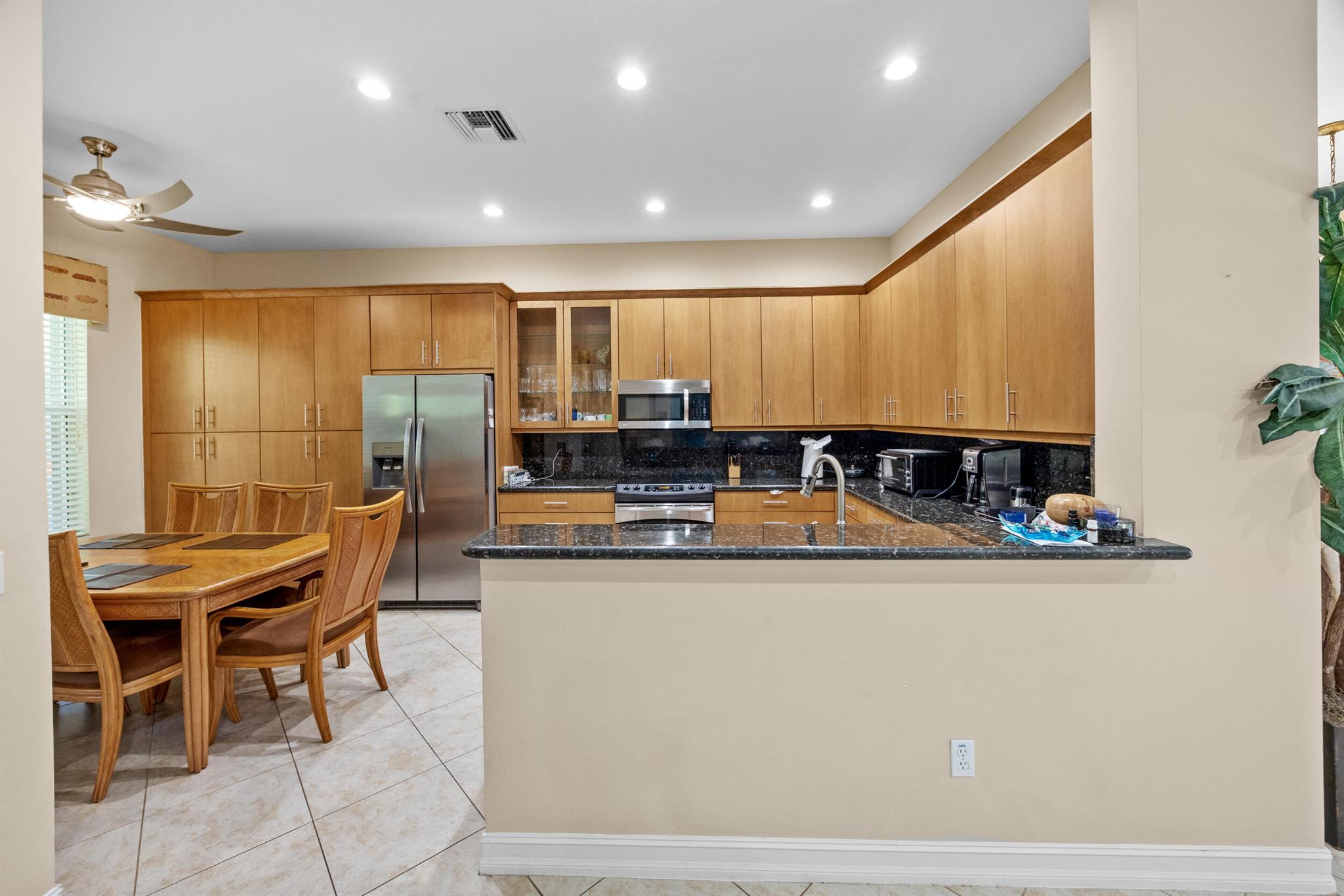 VALENCIA POINTE 1 - Residential