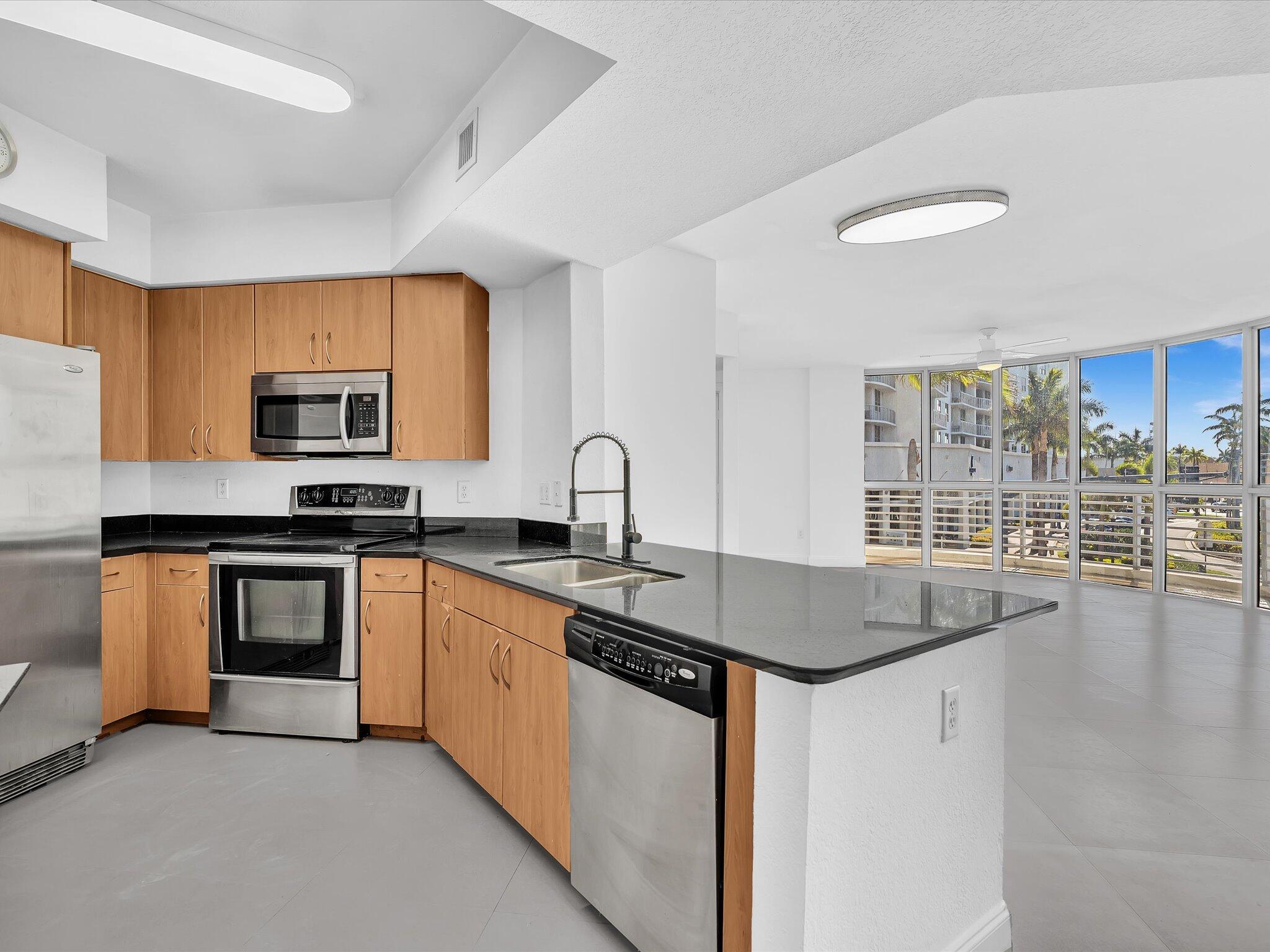 RADIUS CONDO - Residential Lease