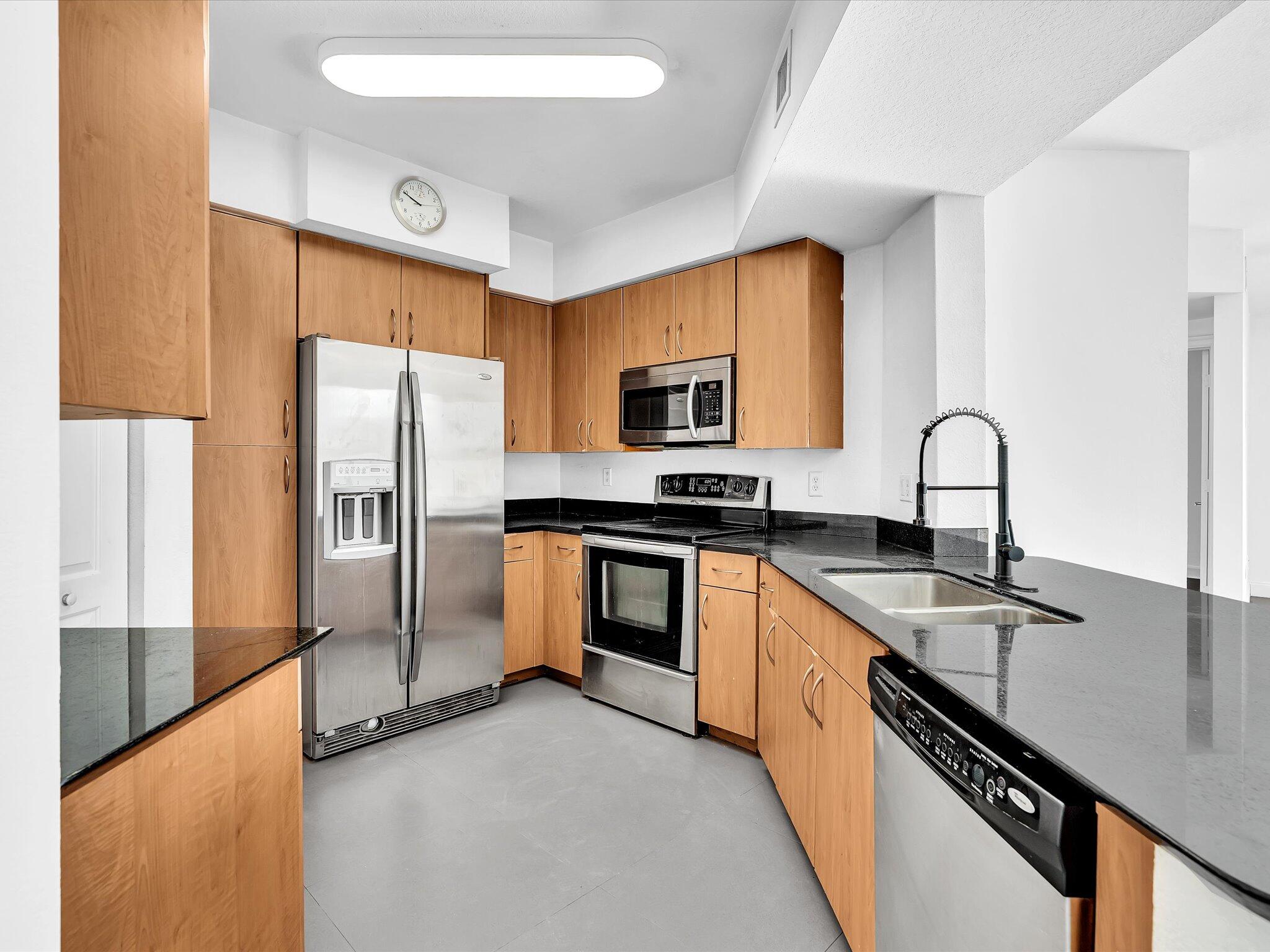 RADIUS CONDO - Residential Lease