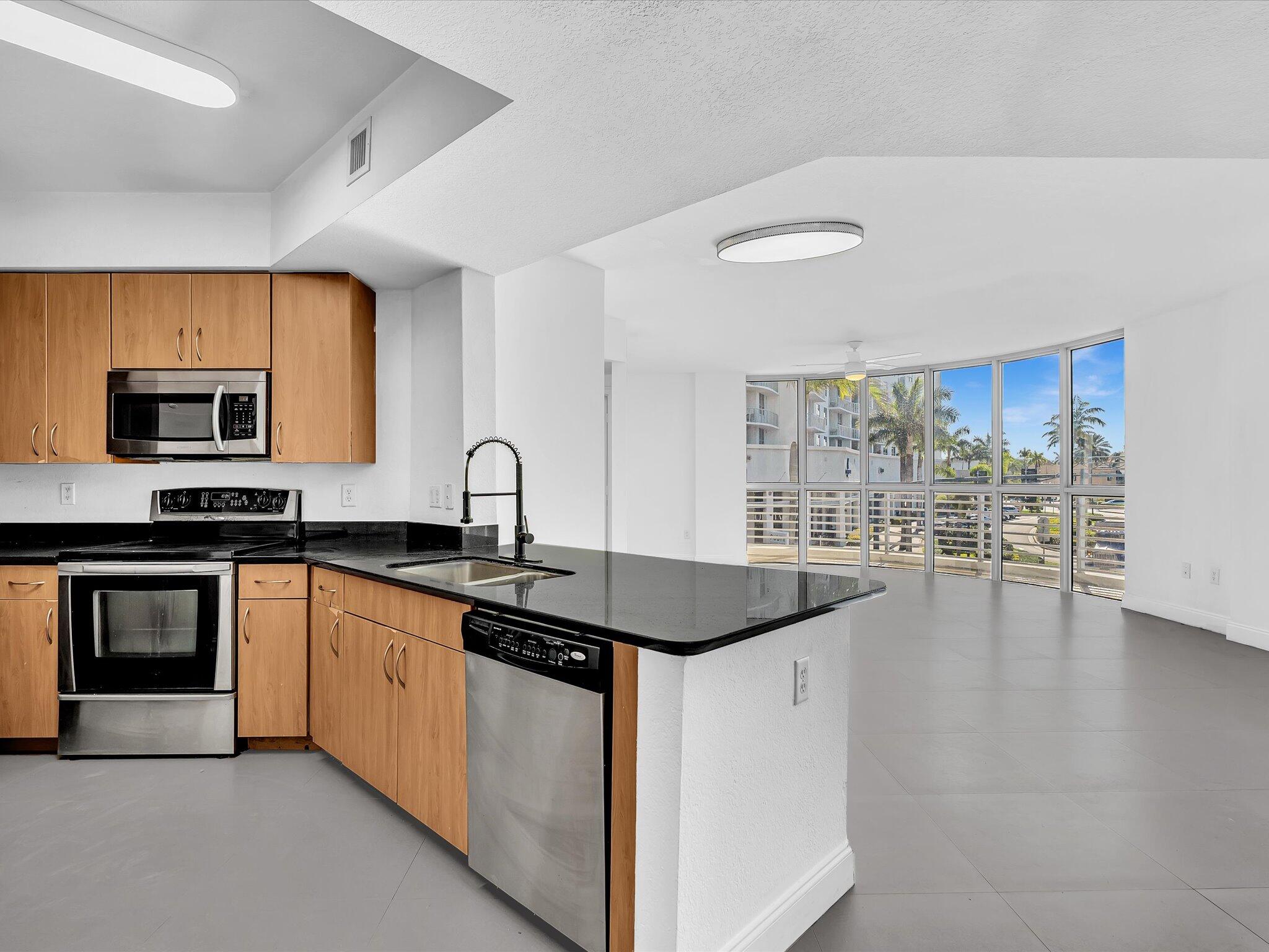 RADIUS CONDO - Residential Lease