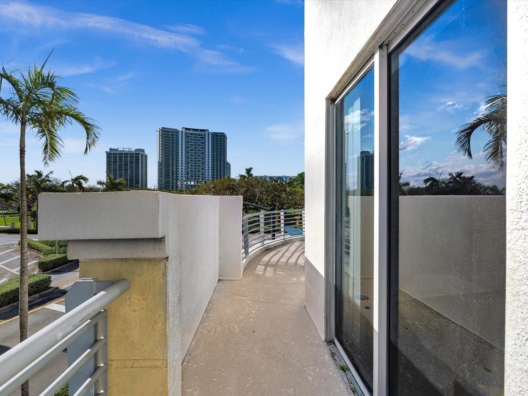 RADIUS CONDO - Residential Lease