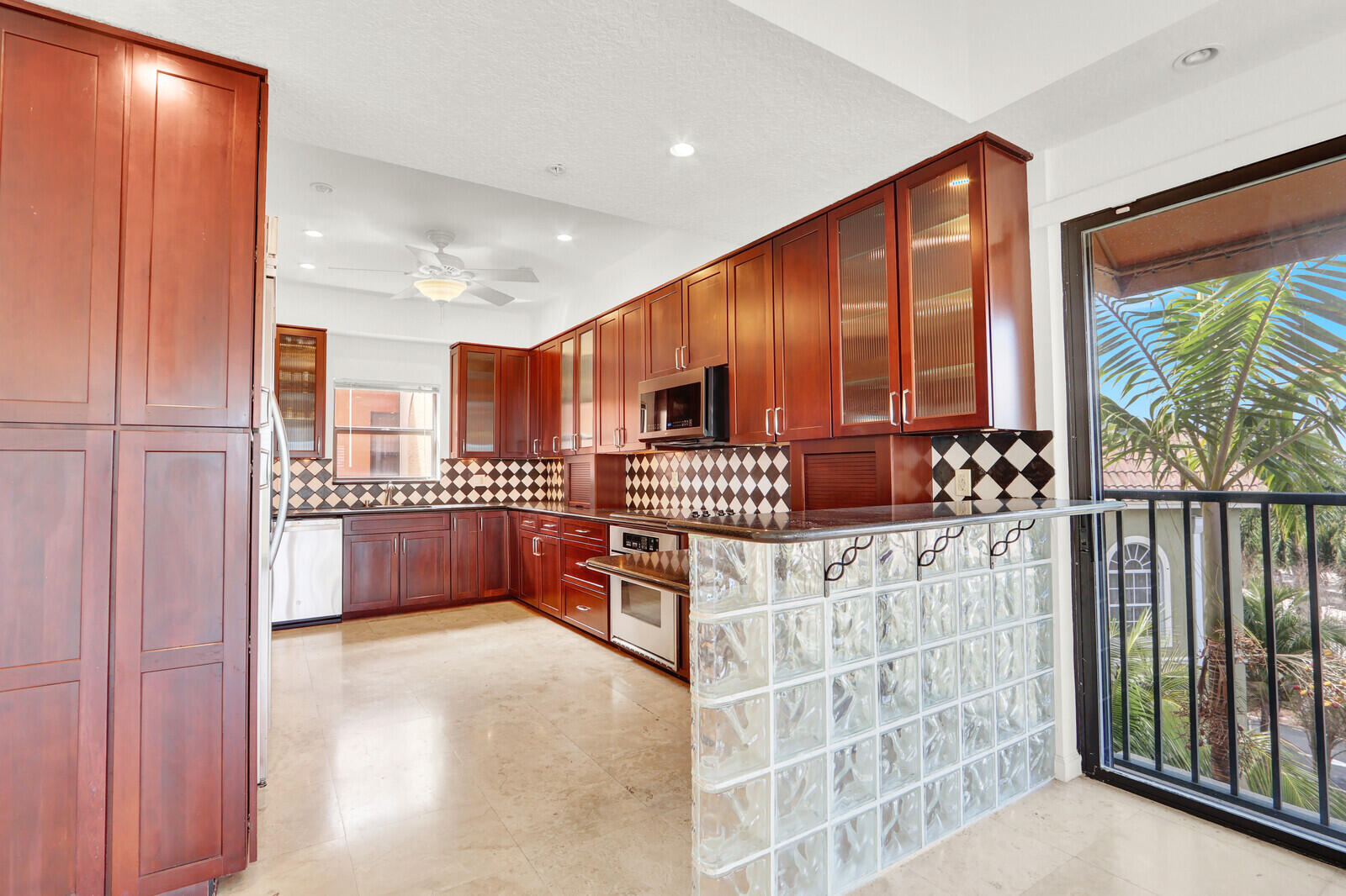 1640 Presidential Way 501