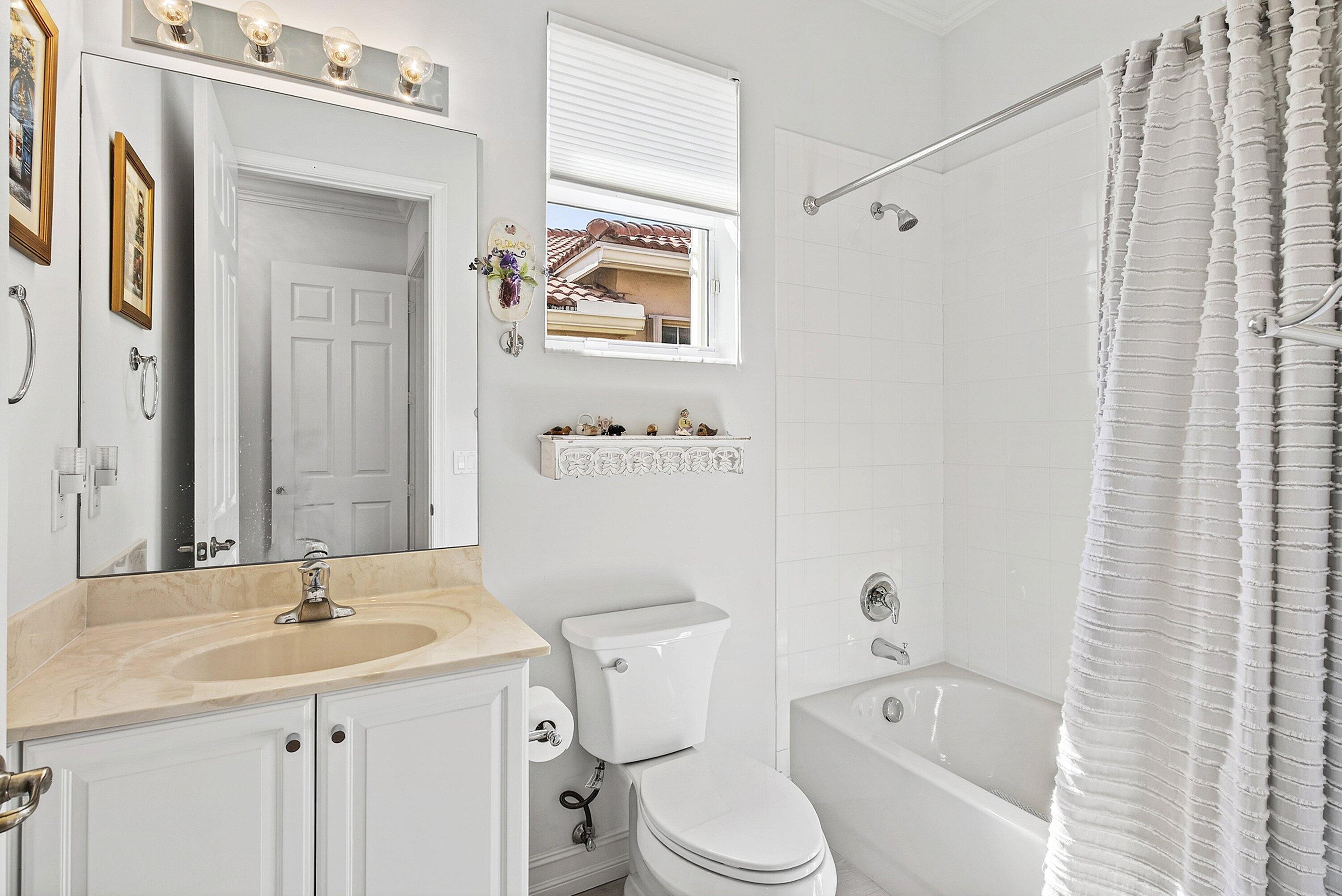 VALENCIA RESERVE - Residential