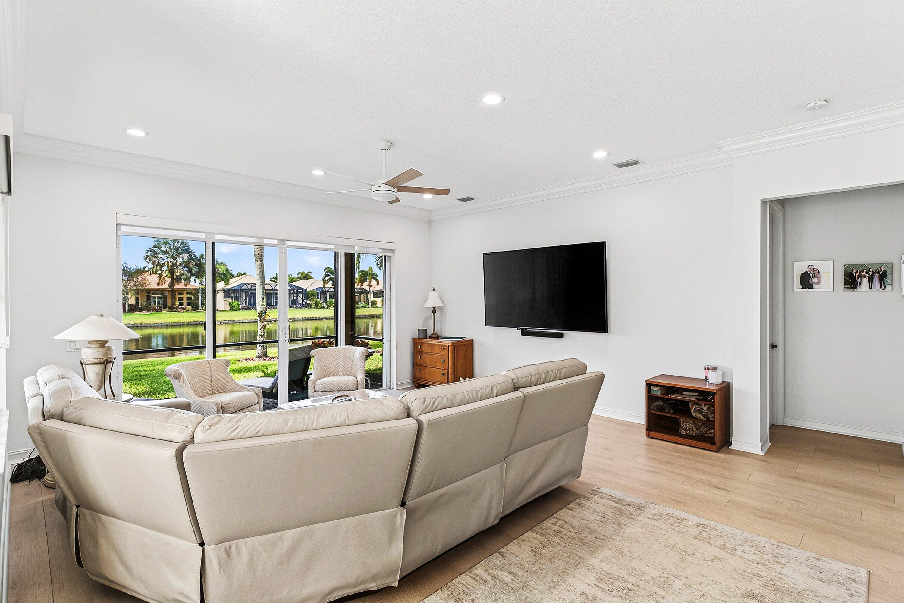 VALENCIA RESERVE - Residential